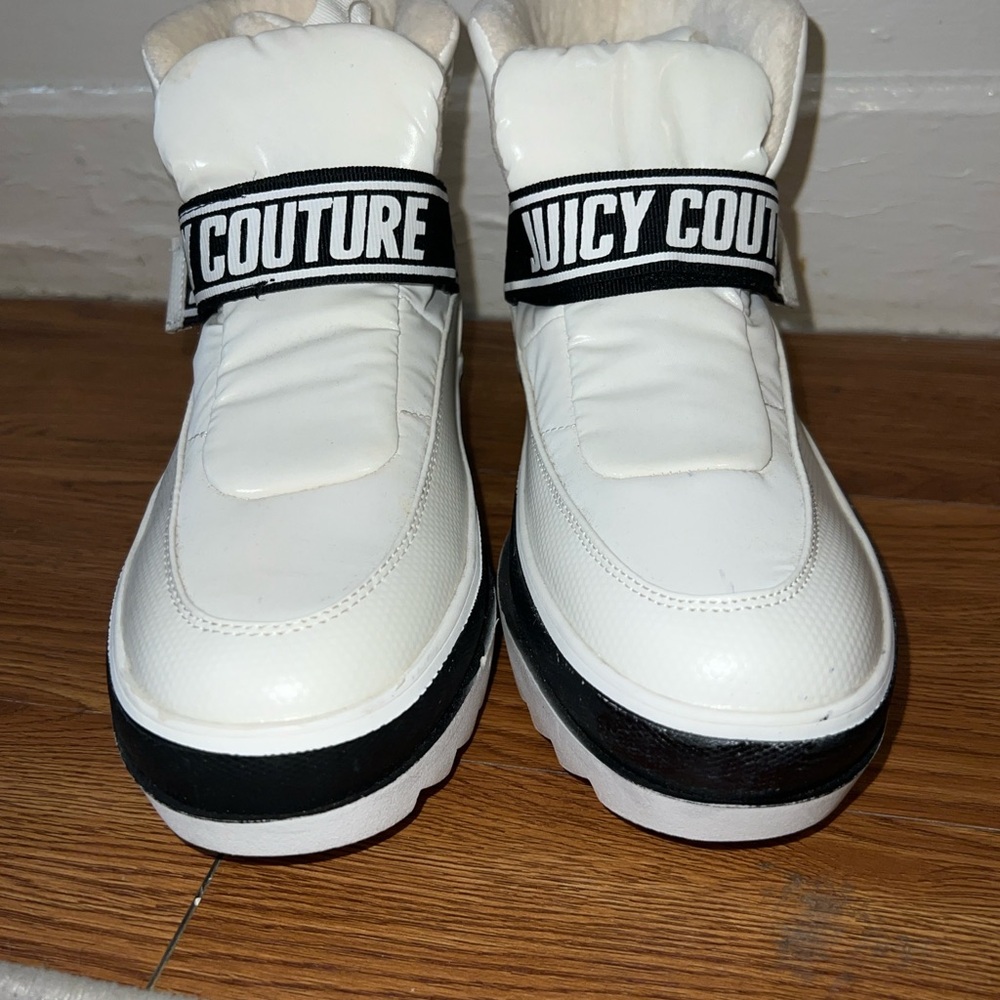 Juicy Couture Veronica White Platform Puffer Boots Size 9 - never worn!